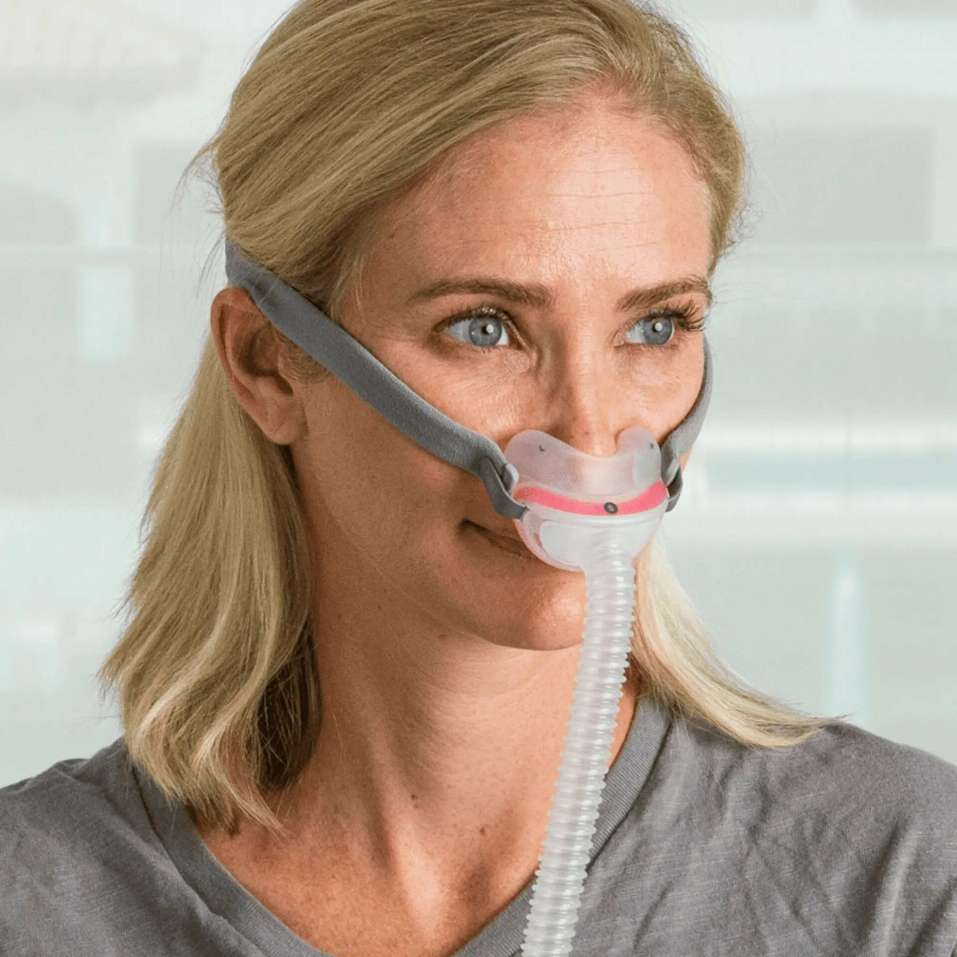 Closeup-Woman-Wearing-AirFit-N30.webp